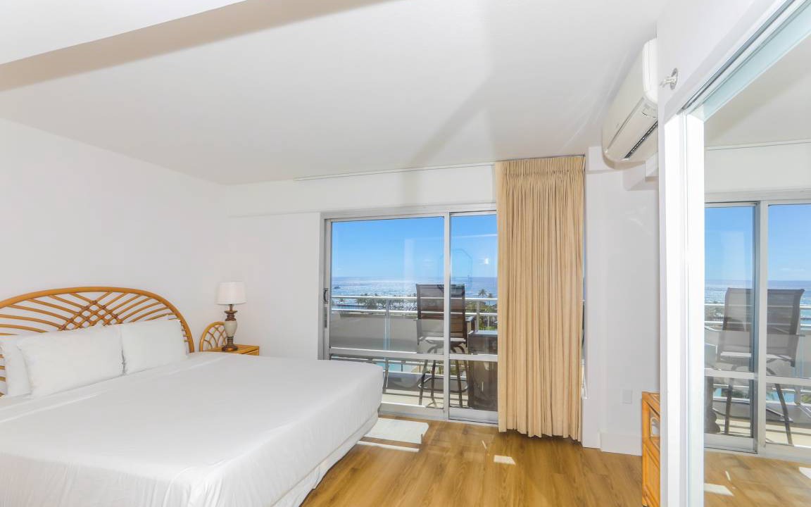 Photo of Bedroom in Waikiki