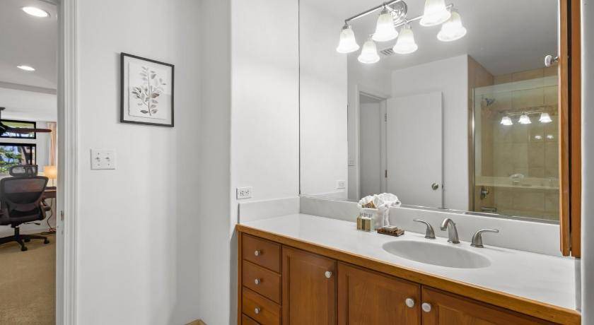 Photo of Bathroom in Kaanapali
