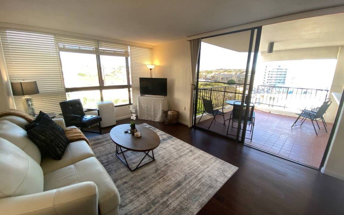 Photo of Livingroom in Diamond Head - Kapahulu - St. Louis
