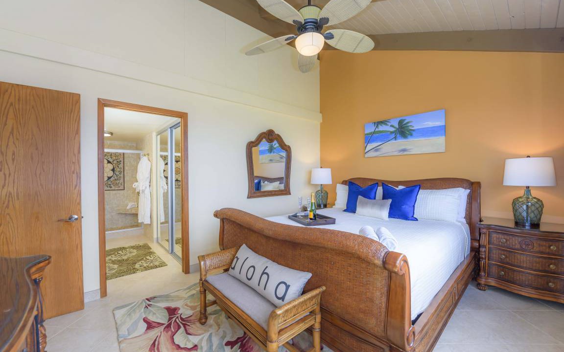 Photo of Bedroom in Historic Lahaina Front Street