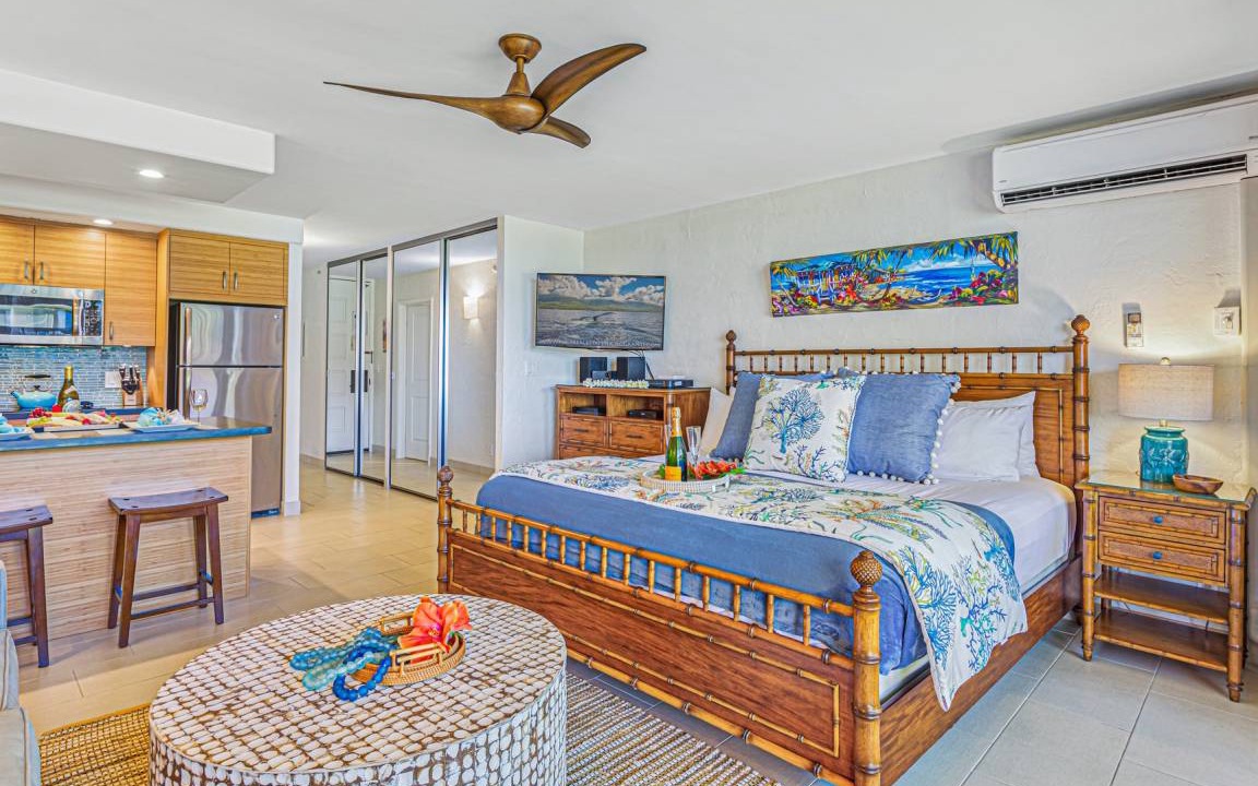 Photo of Bedroom in Historic Lahaina Front Street