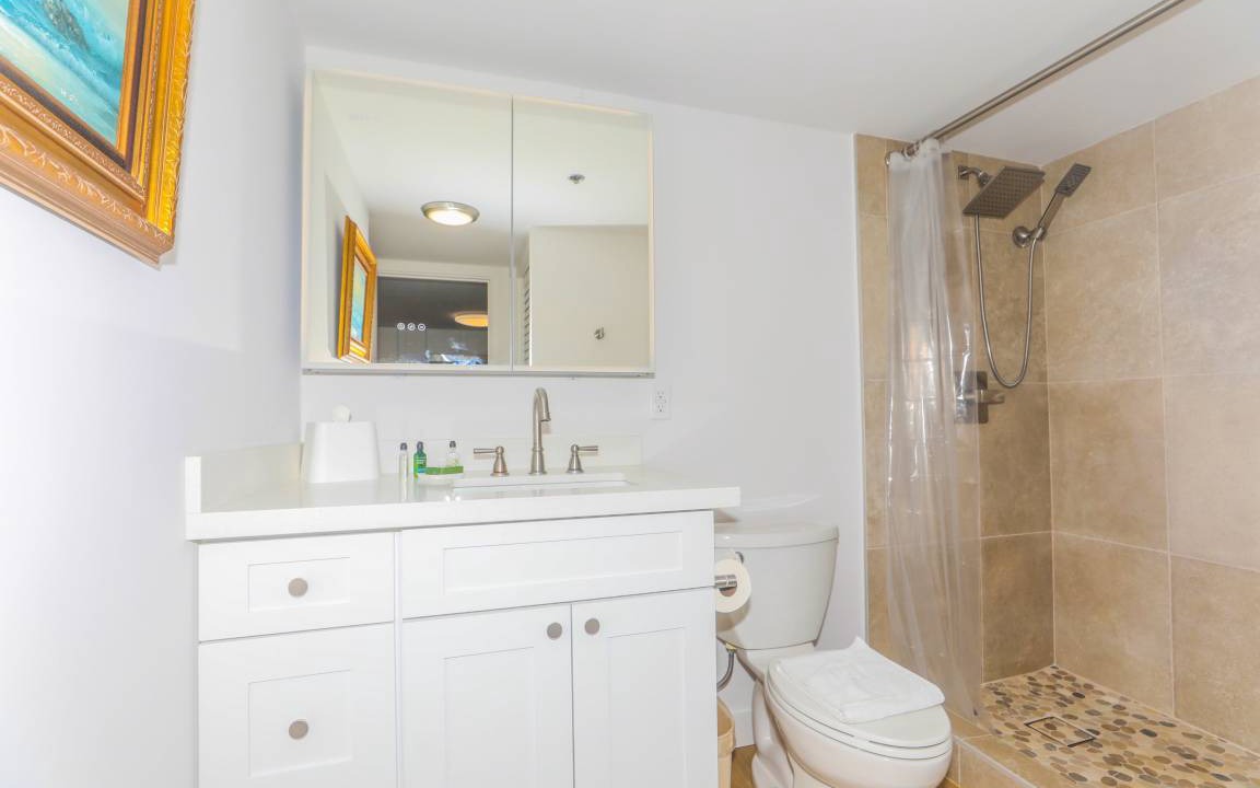 Photo of Bathroom in Waikiki