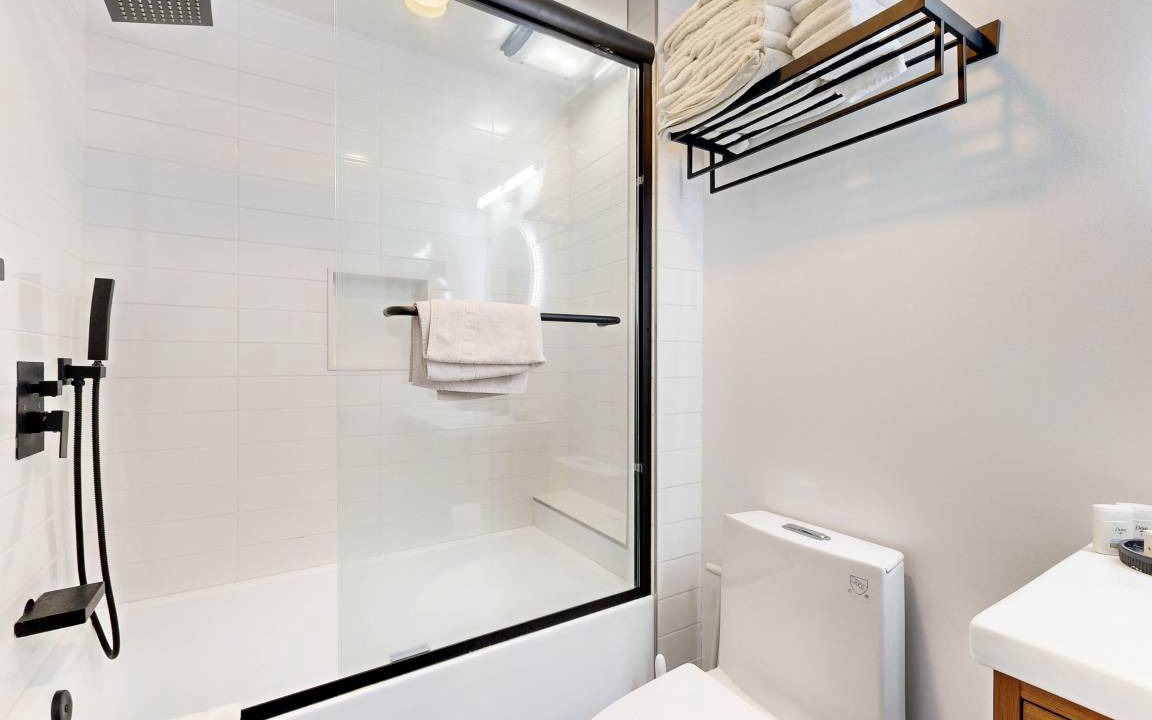 Photo of Bathroom in Hawaii Kai