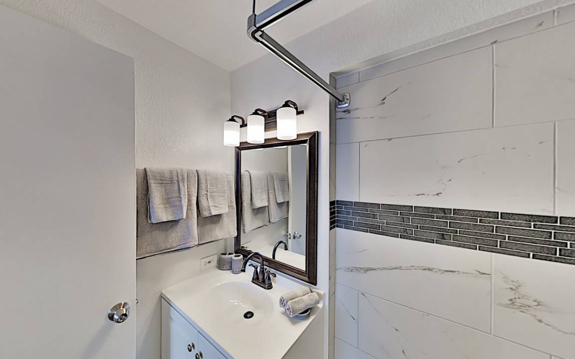 Photo of Bathroom in McCully - Moiliili