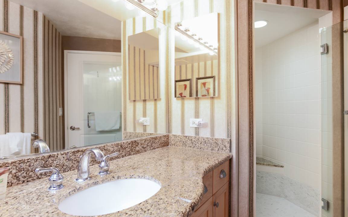 Photo of Bathroom in Waikiki