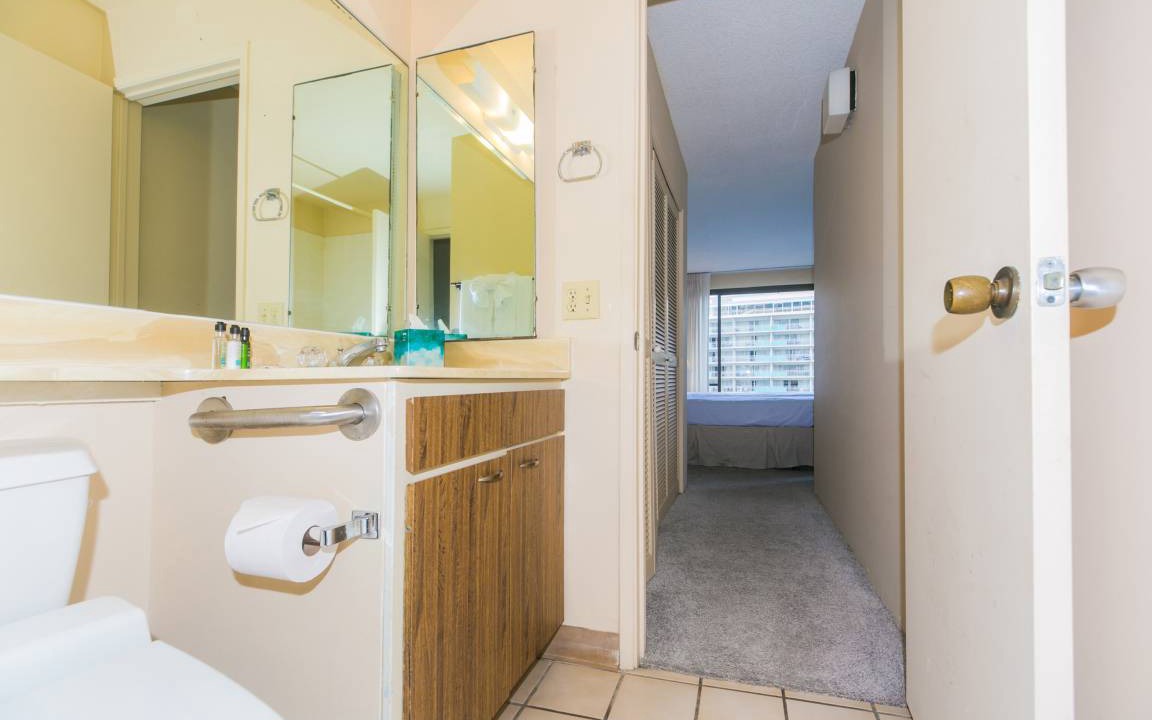 Photo of Bathroom in Waikiki