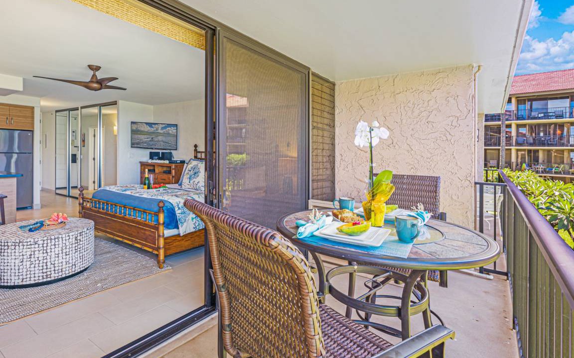 Photo of Patio Balcony in Historic Lahaina Front Street