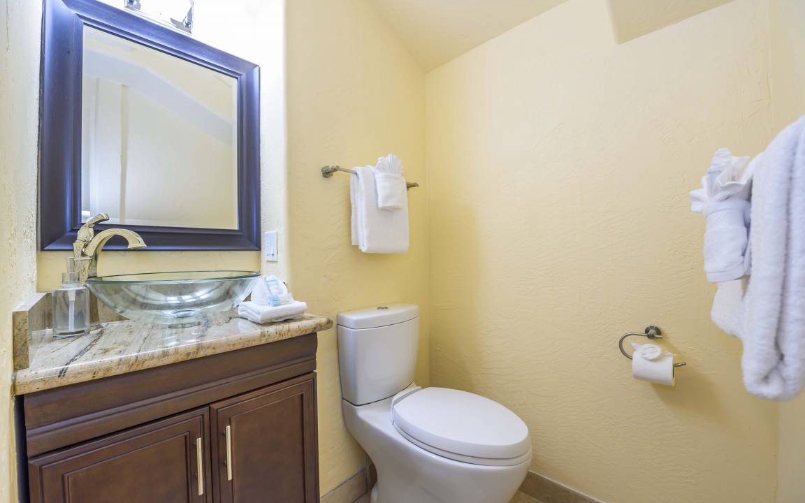Photo of Bathroom in Historic Lahaina Front Street