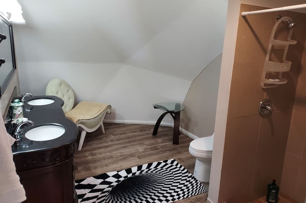 Photo of Bathroom in Fern Acres