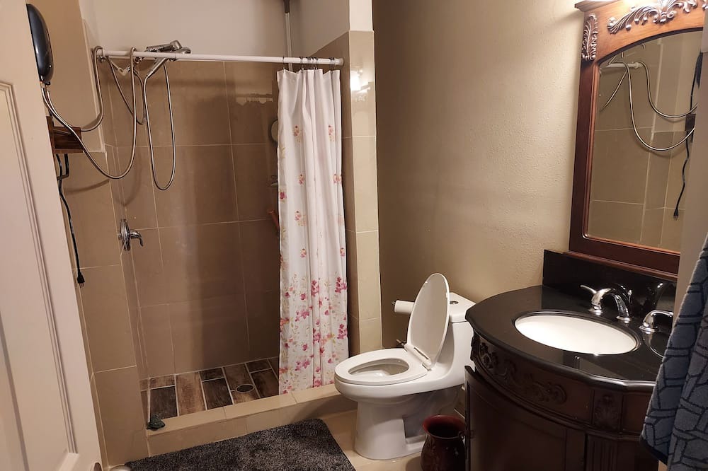 Photo of Bathroom in Fern Acres