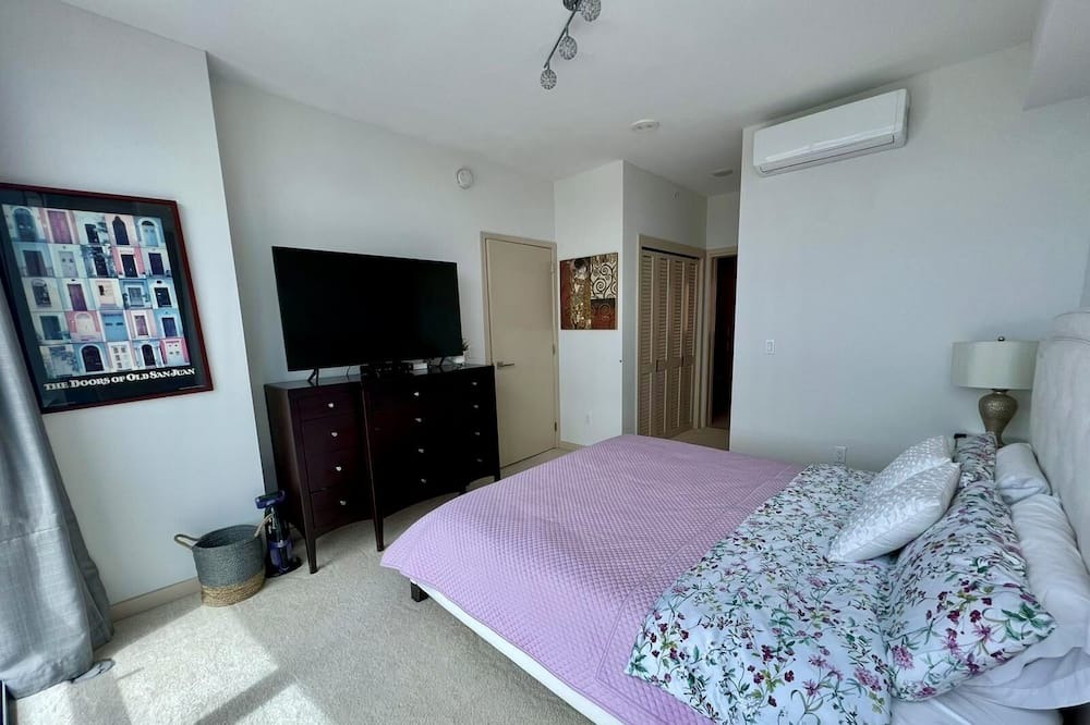 Photo of Bedroom in Kaka'ako
