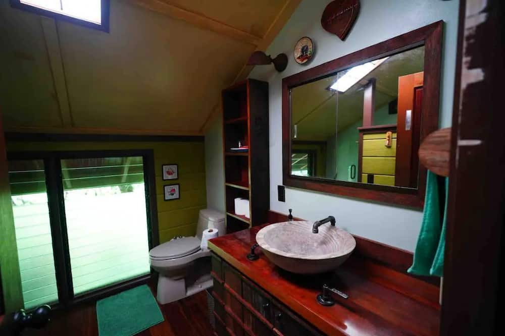 Photo of Bathroom in Honokaa