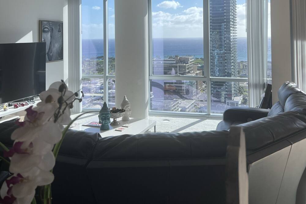 Photo of Others in Downtown Honolulu