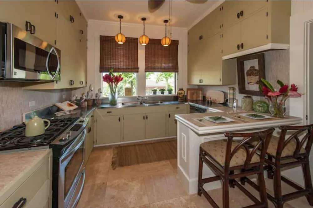 Photo of Kitchen in Kaimuki