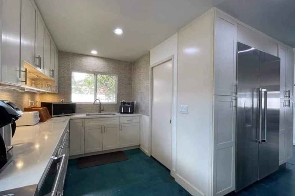 Photo of Kitchen in Portlock