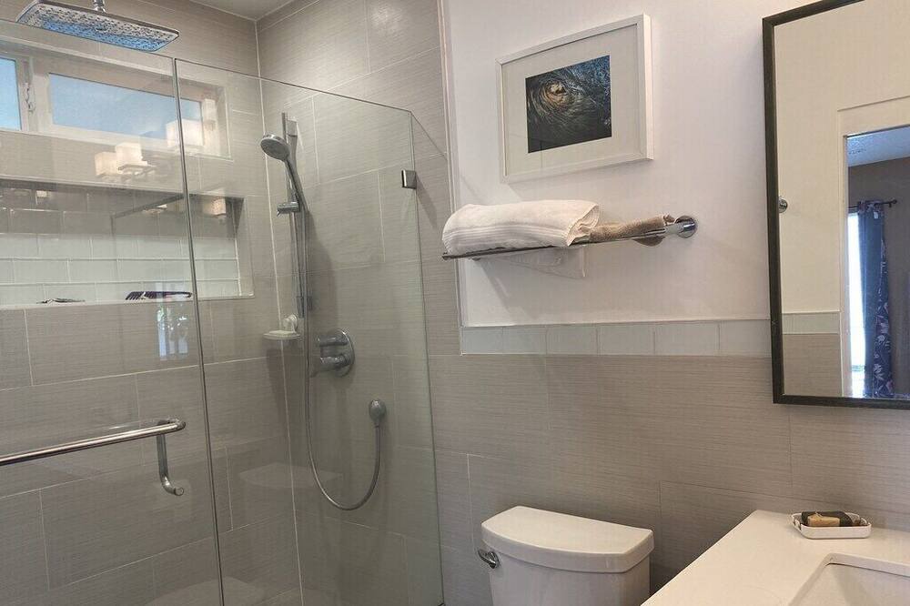 Photo of Bathroom in Portlock