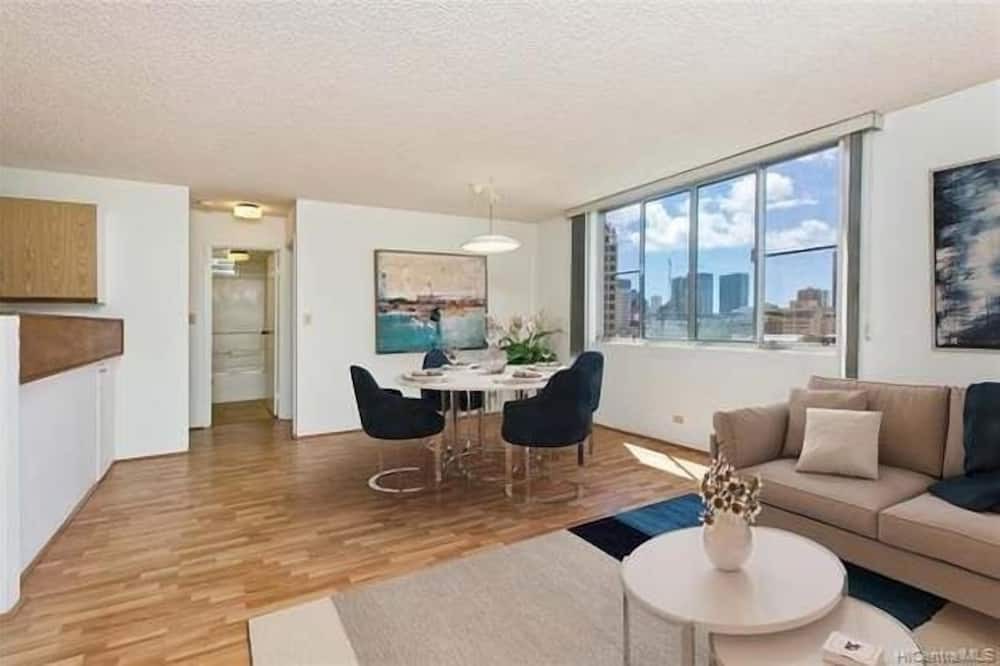 Photo of Bedroom in Tantalus