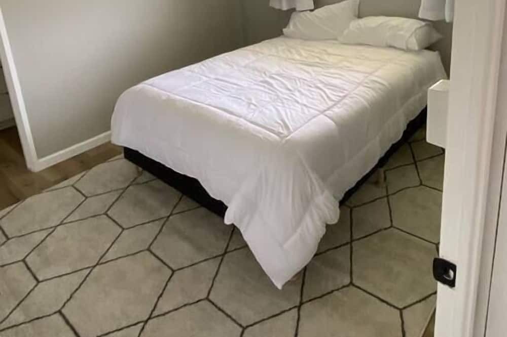 Photo of Bedroom in Ewa