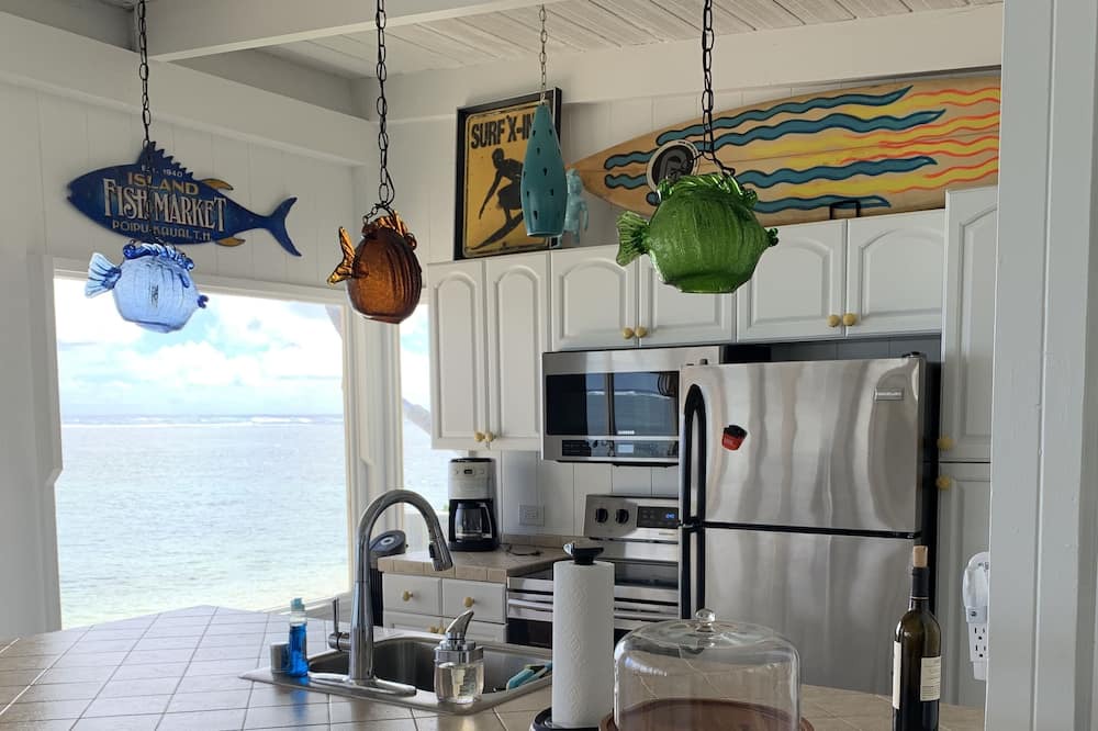 Photo of Kitchen in Ka'a'awa