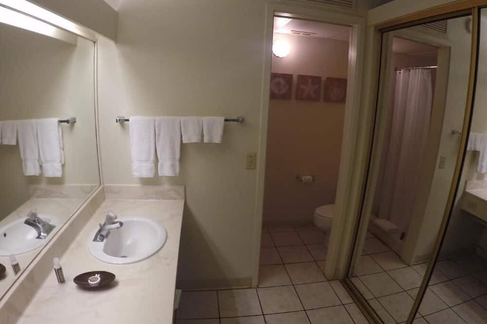 Photo of Bathroom in Kaanapali