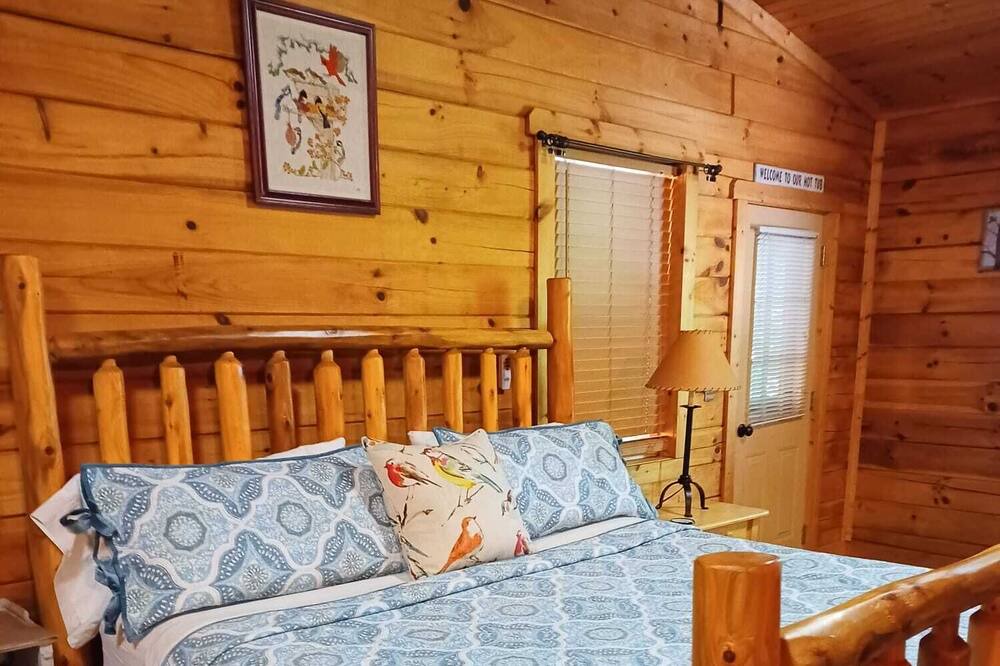 Photo of Bedroom in Cherry Log