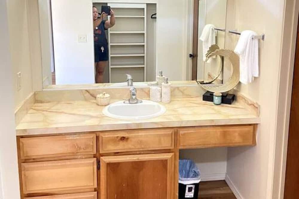 Photo of Bathroom in Hilo
