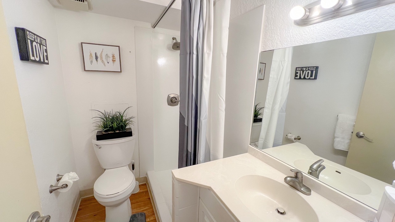 Photo of Bathroom in Waikiki