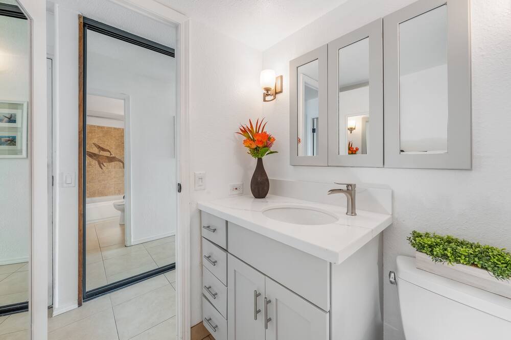 Photo of Bathroom in Maalaea