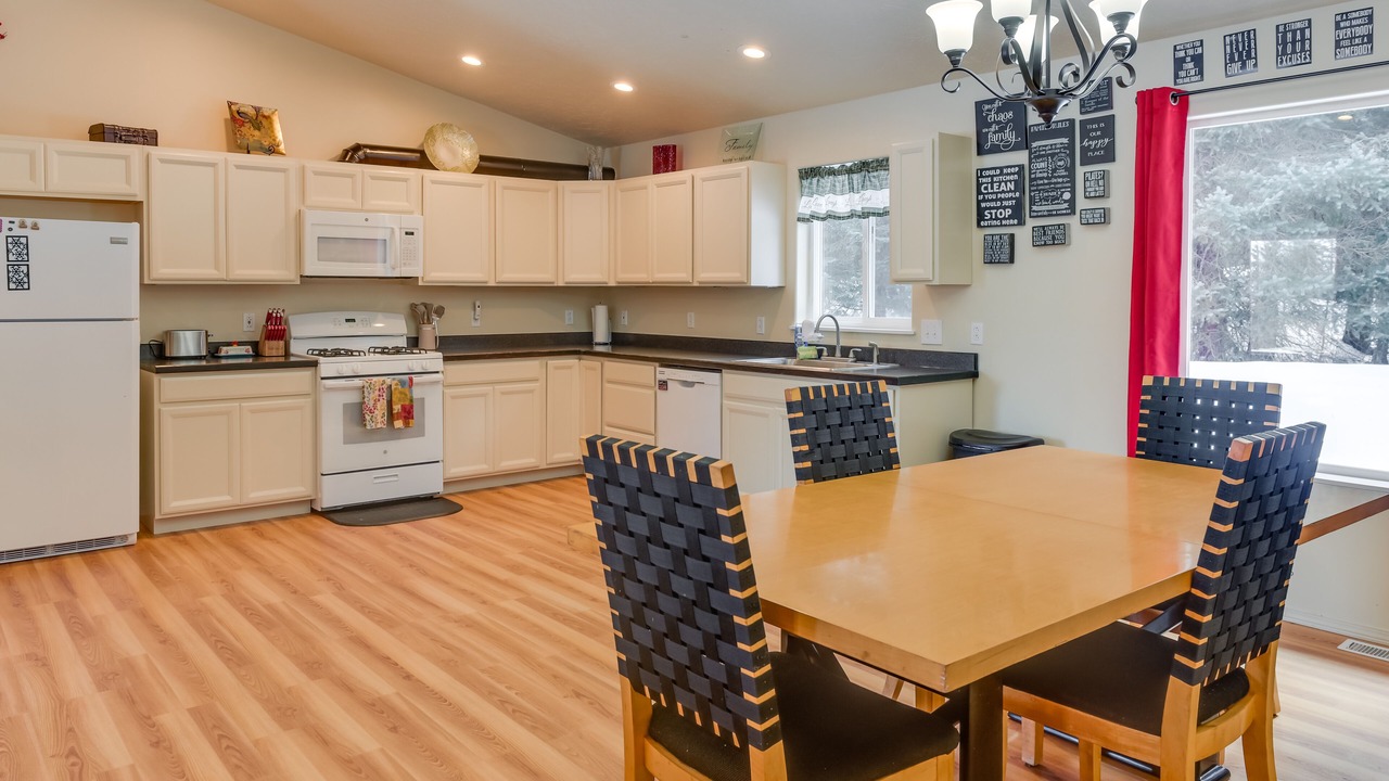 Photo of Kitchen in Diamond Ridge