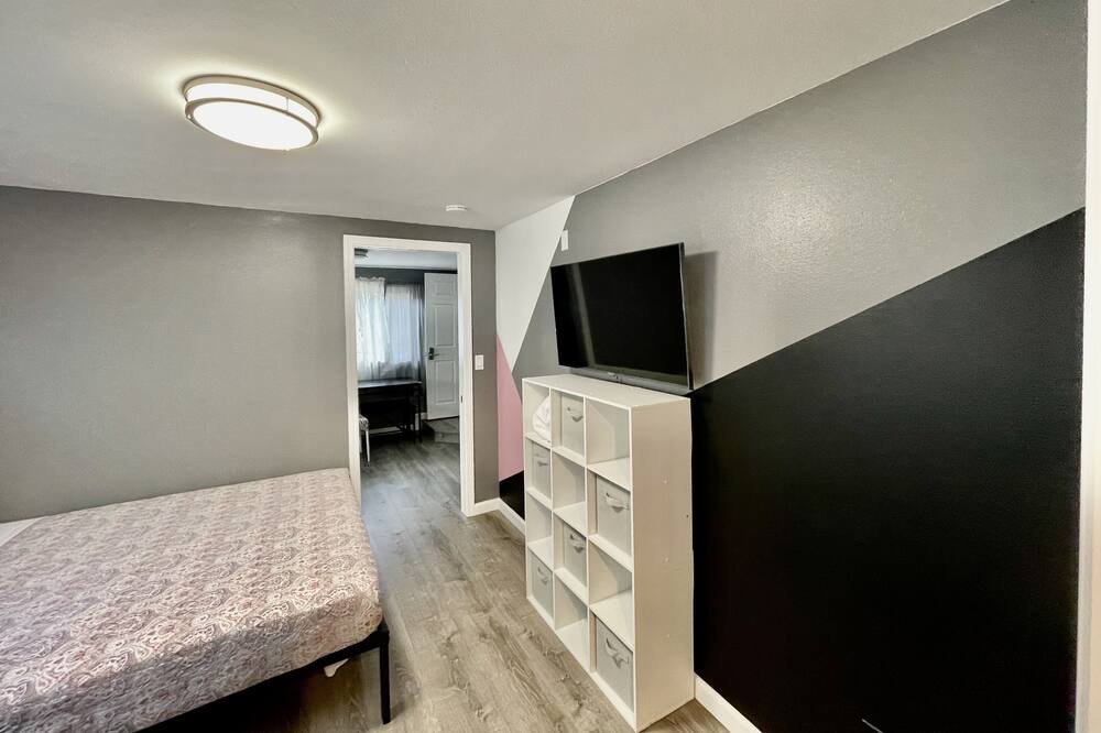 Photo of Bedroom in Tantalus