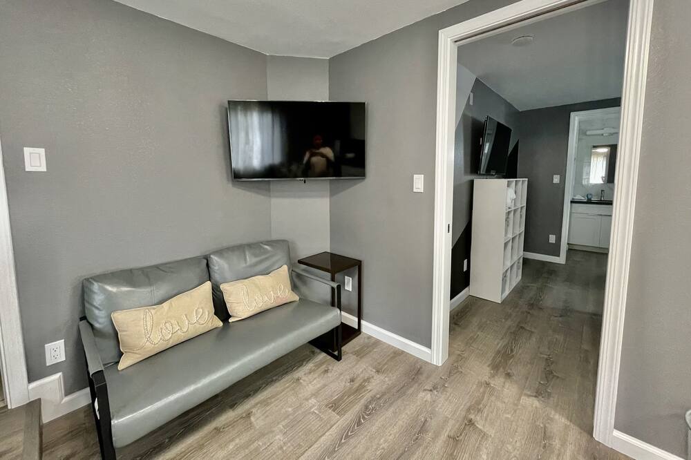 Photo of Livingroom in Tantalus