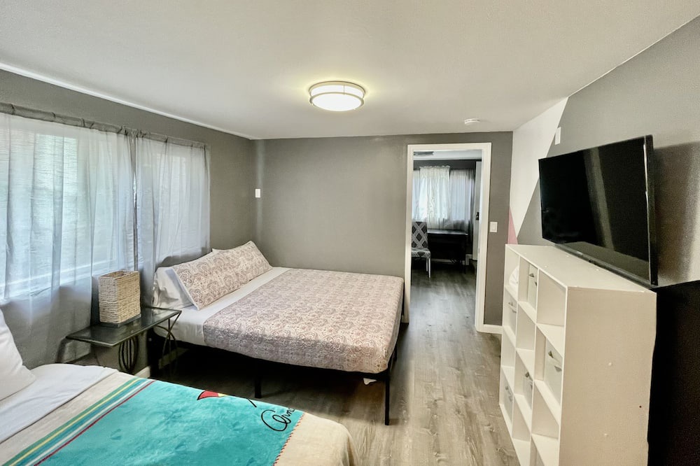 Photo of Bedroom in Tantalus