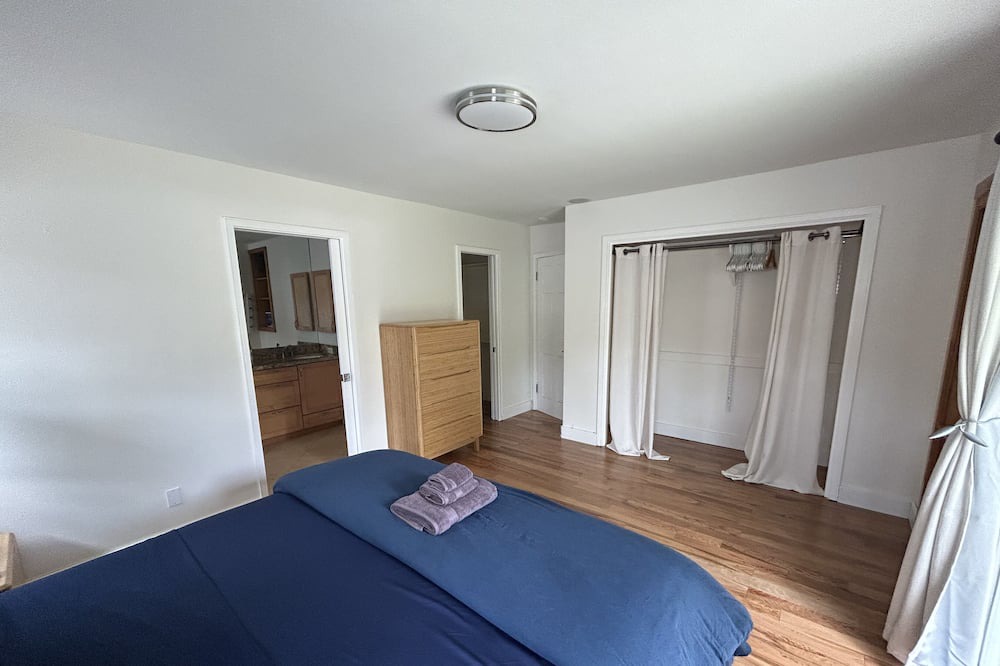Photo of Bedroom in Hawaii Kai