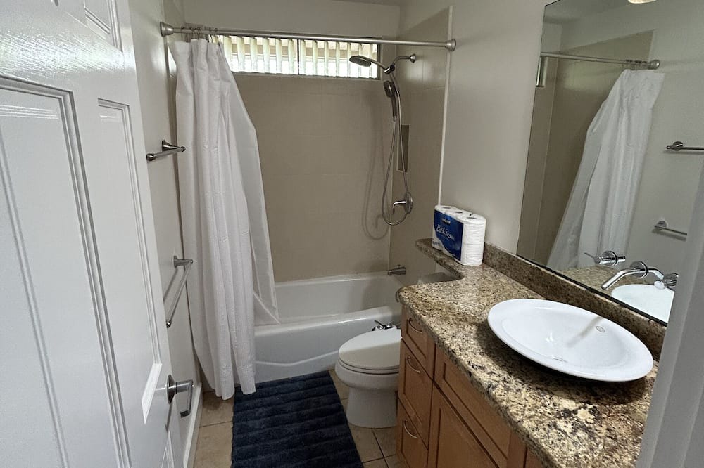 Photo of Bathroom in Hawaii Kai