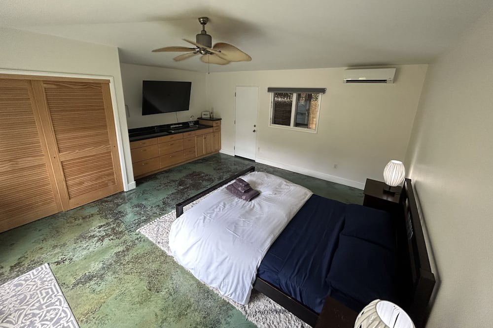 Photo of Bedroom in Hawaii Kai