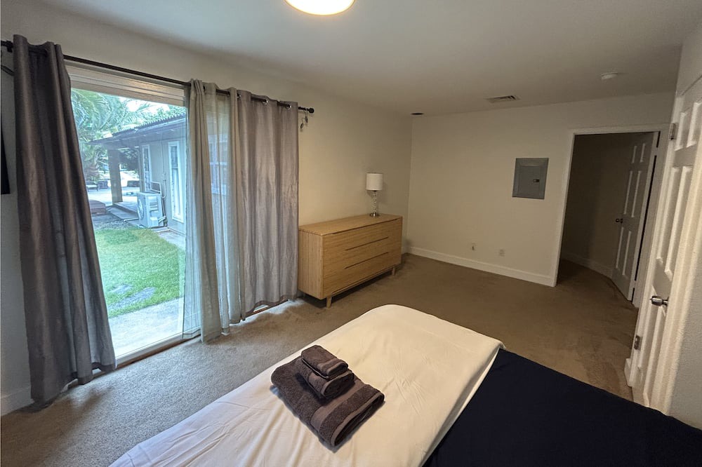 Photo of Bedroom in Hawaii Kai