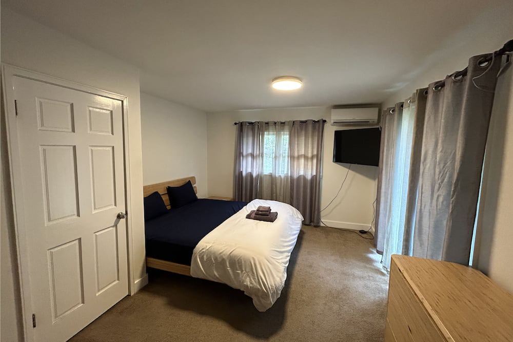 Photo of Bedroom in Hawaii Kai