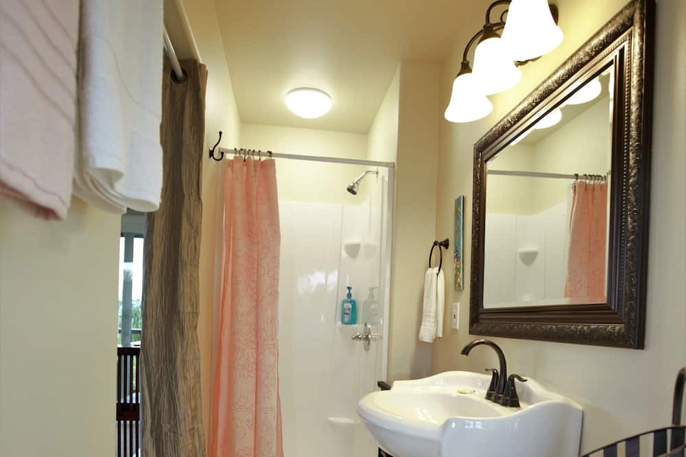 Photo of Bathroom in Papaikou