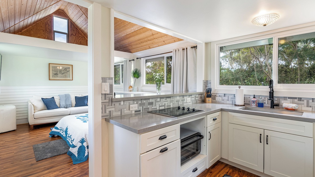 Photo of Kitchen in Mokuleia