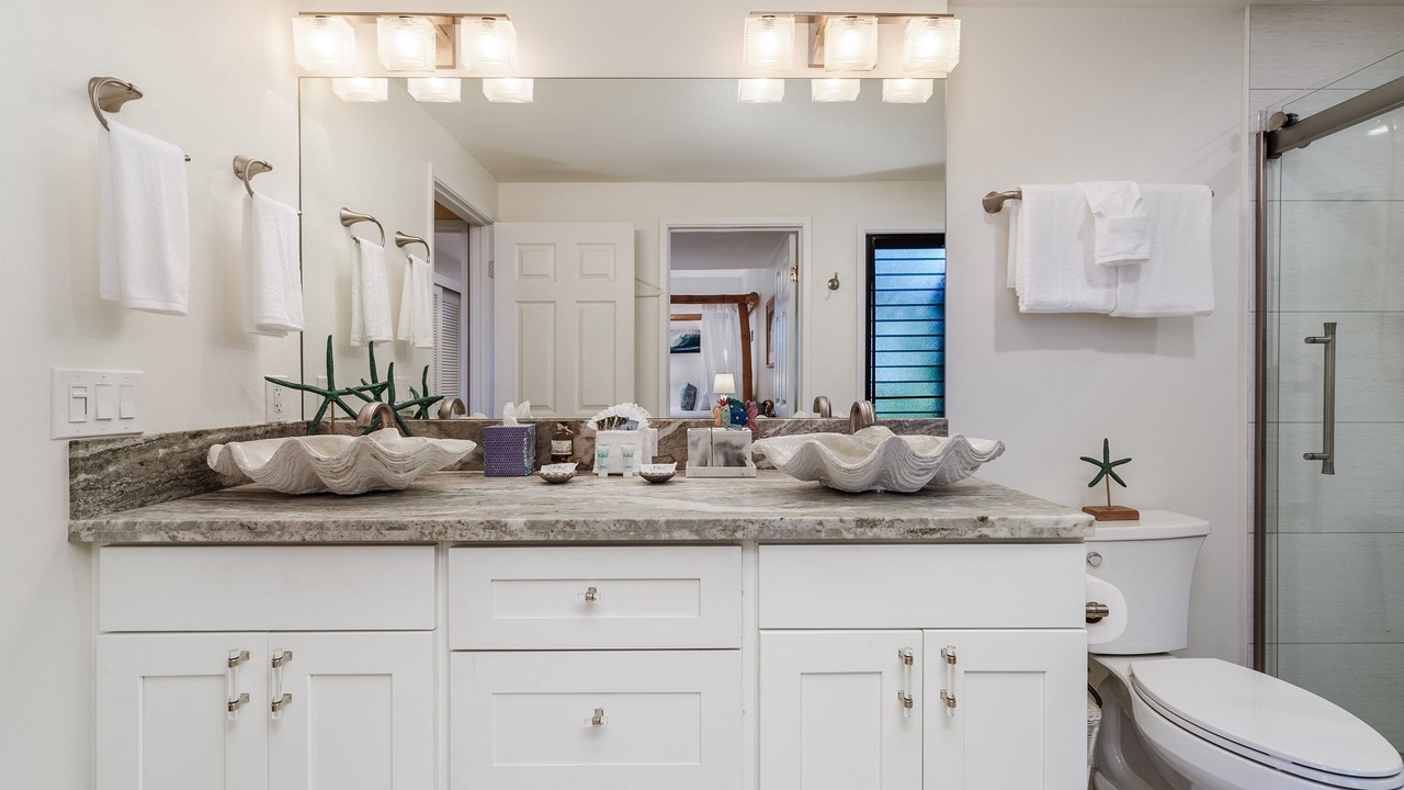 Photo of Bathroom in Kahana