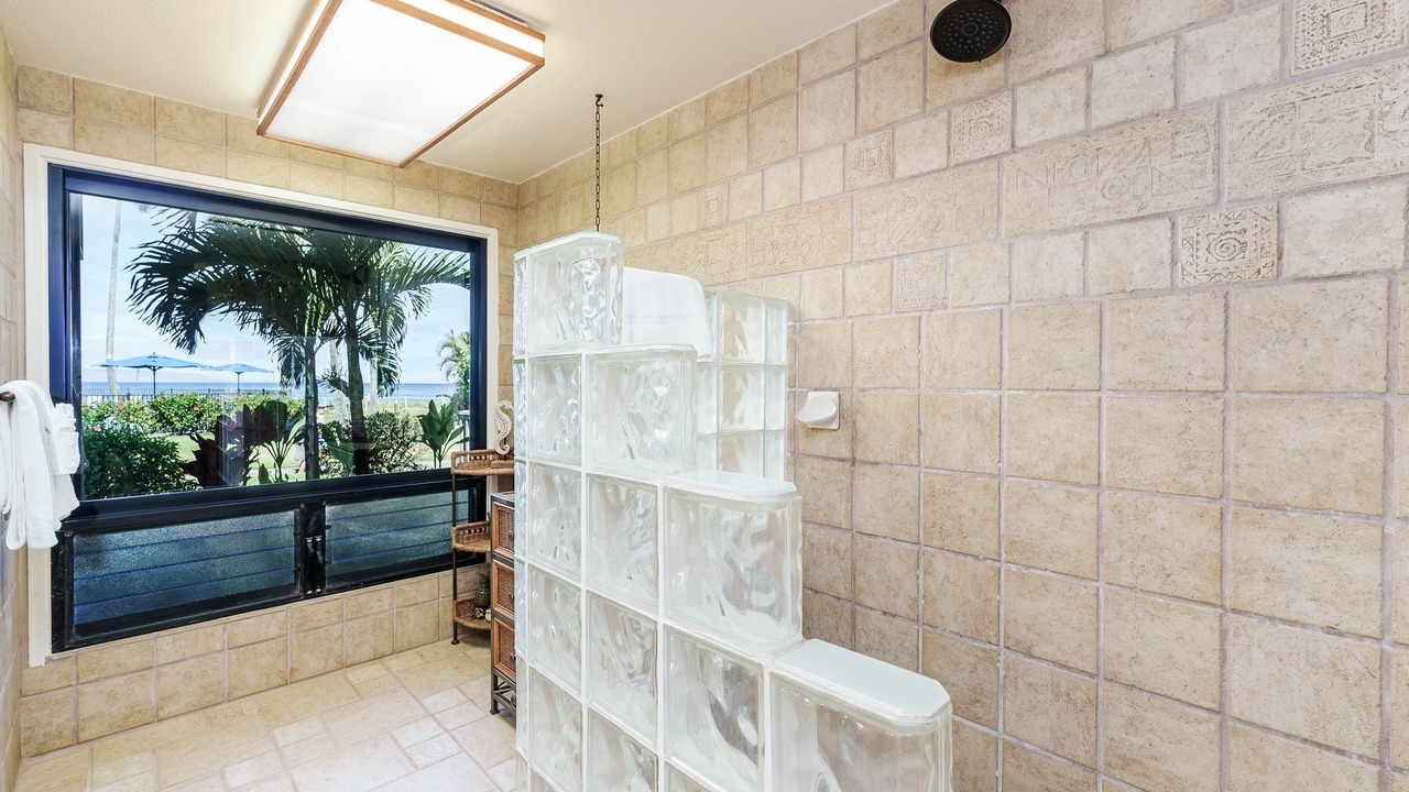 Photo of Bathroom in Kahana