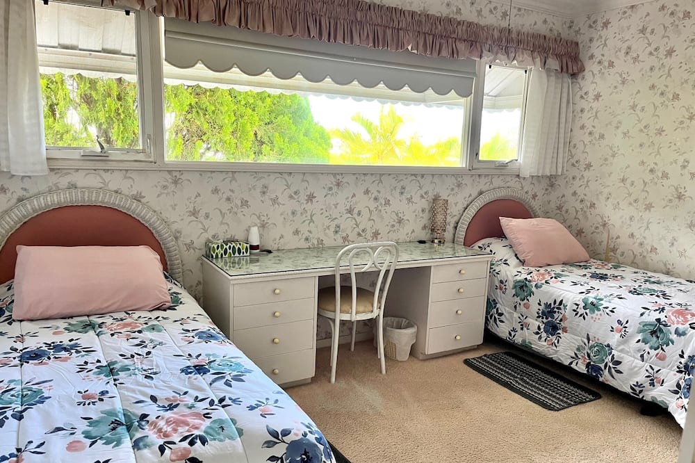 Photo of Bedroom in Waialae Iki Ridge