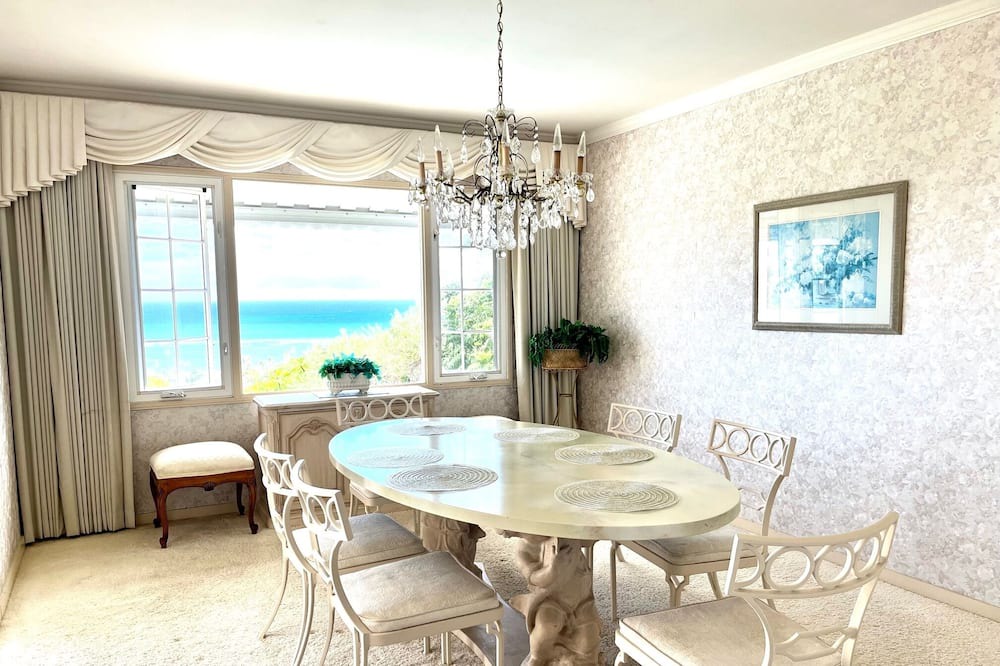 Photo of Kitchen in Waialae Iki Ridge