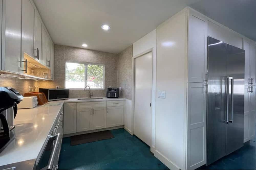 Photo of Kitchen in Portlock