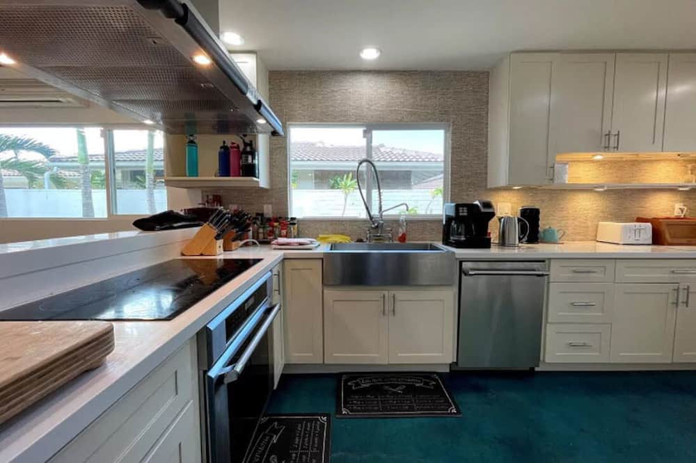 Photo of Kitchen in Portlock