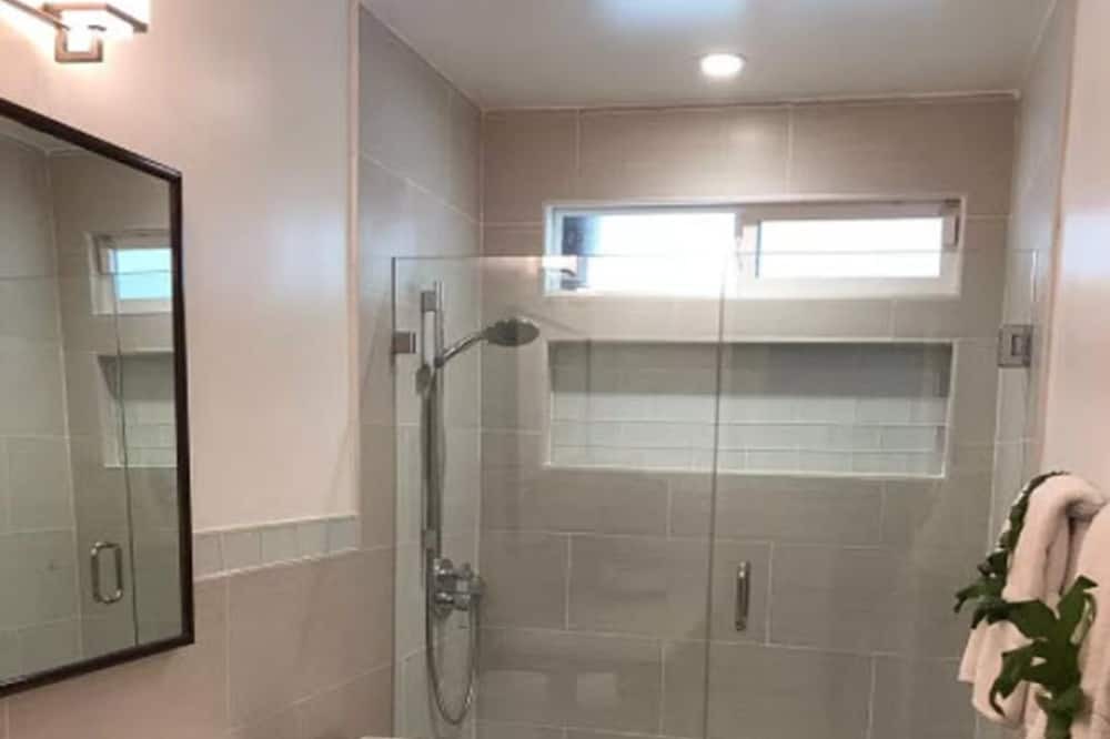Photo of Bathroom in Portlock