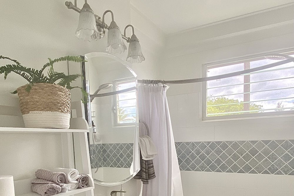Photo of Bathroom in Mokuleia
