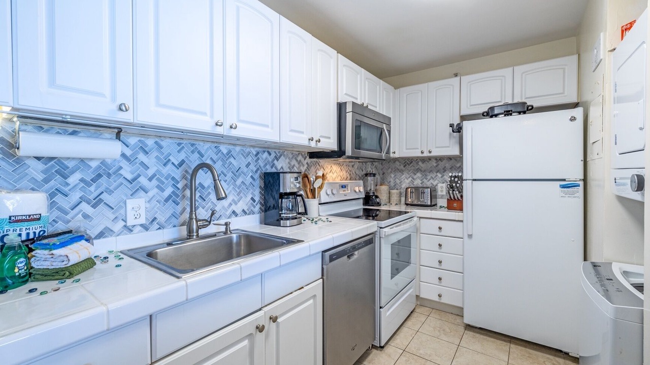 Photo of Kitchen in Kahana