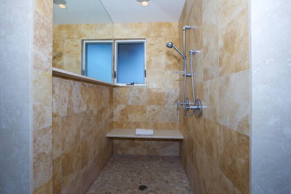 Photo of Bathroom in Kamuela