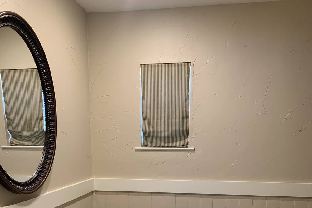 Photo of Bathroom in Holly Lake Ranch
